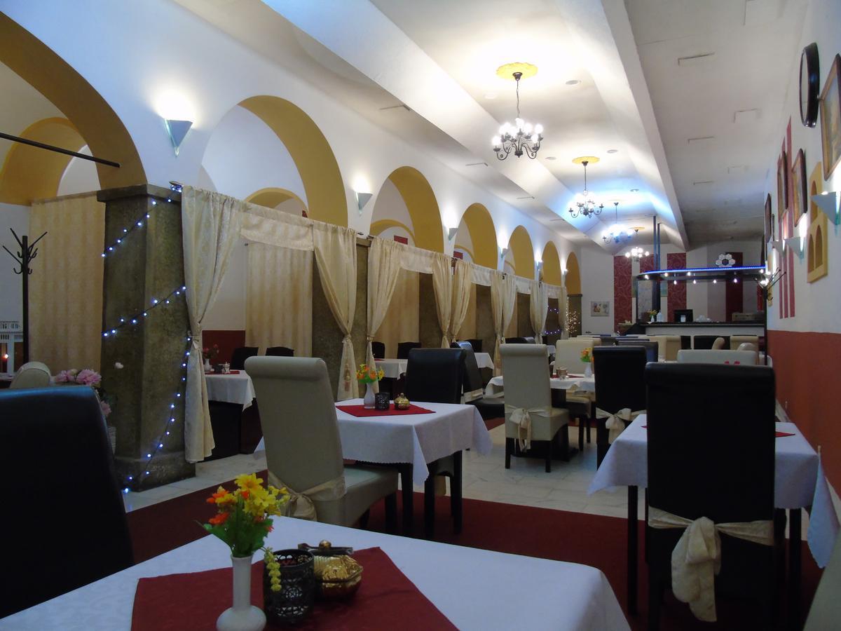 Gl Hotel Trutnov Exterior foto